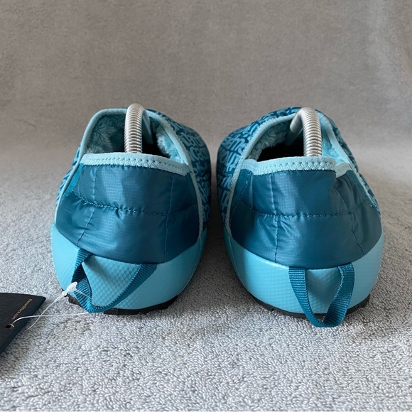 The North Face Mens 11 Thermoball Traction Mule V Shoes All Over Print Blue - Picture 4 of 8
